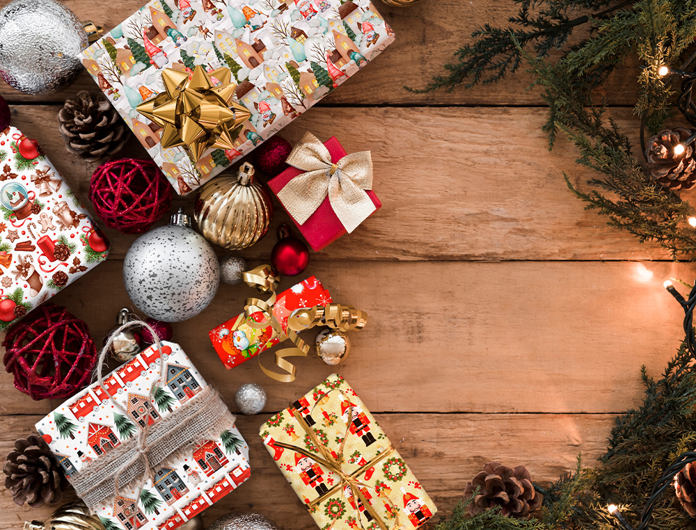 PAPIER CADEAU LIDERPAPEL NOEL ROULEAU 0,70X2M 60G MOTIFS ASSORTIS B-2024